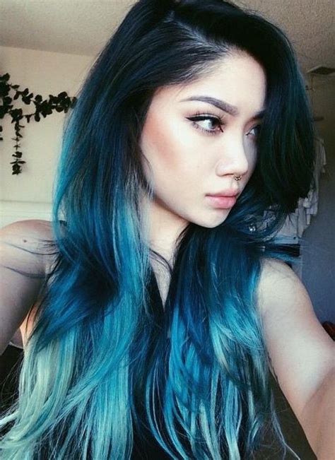 Ideias de Cabelo com Mechas Azul para um Look Deslumbrante.